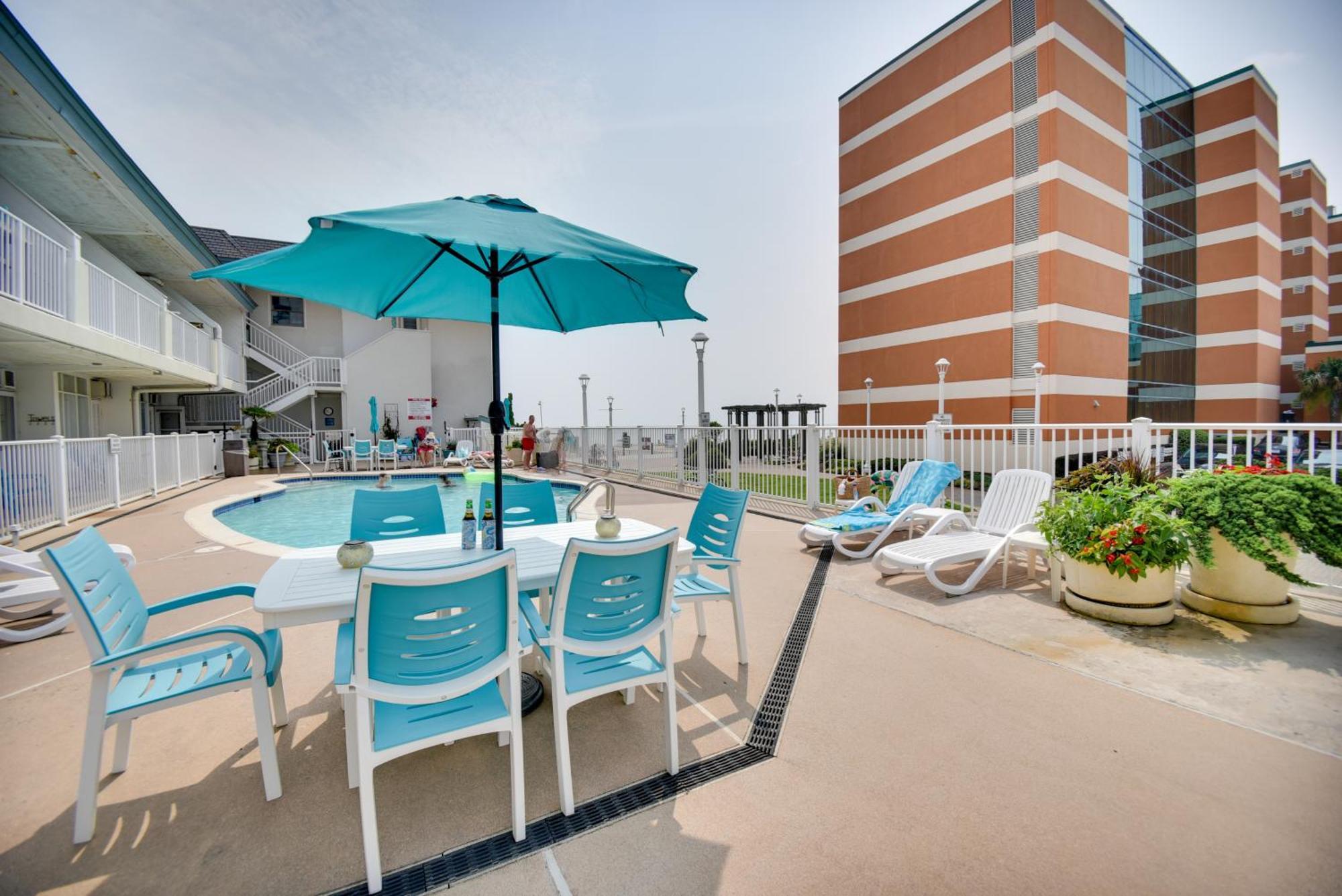 Chic Virginia Beach Retreat - Pool, Steps To Beach Exterior photo