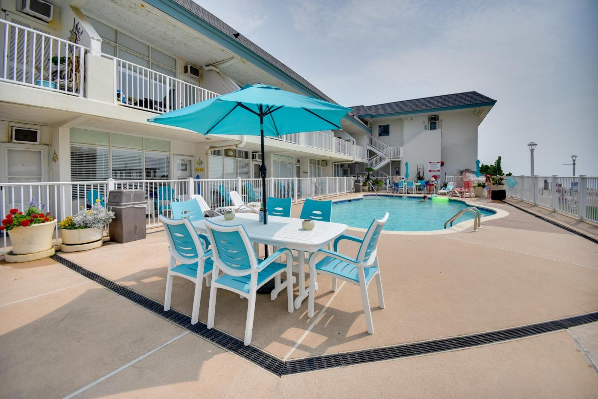 Chic Virginia Beach Retreat - Pool, Steps To Beach Exterior photo