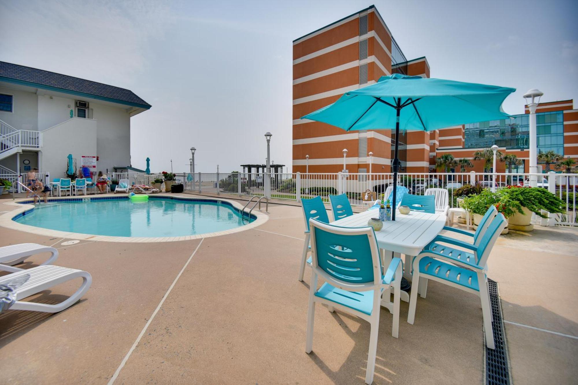 Chic Virginia Beach Retreat - Pool, Steps To Beach Exterior photo